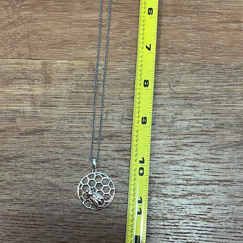 Sterling silver bumble bee on honeycomb pendant on s steel chain necklace - Picture 10 of 10